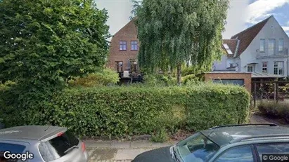Lejligheder til salg i Gentofte - Foto fra Google Street View Lejligheder til salg i Gentofte - Foto fra Google Street View