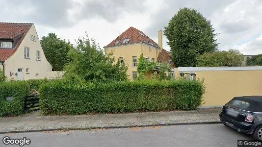 Lejligheder til salg i Charlottenlund - Foto fra Google Street View