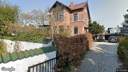 Lejligheder til salg i Charlottenlund - Foto fra Google Street View