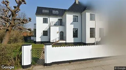 Lejligheder til salg i Charlottenlund - Foto fra Google Street View